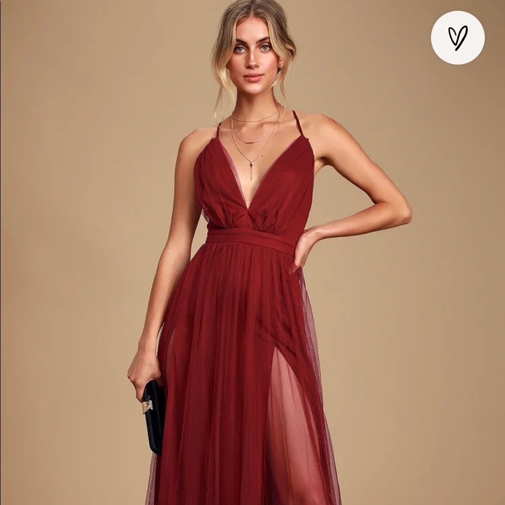 Lulus Maxi dress worn once for engagement photos. Size small